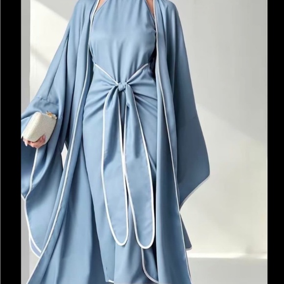 Women’s Blue Gown Dress & Cover All Komodo Wide Sleeves Size Large Light - Picture 1 of 2